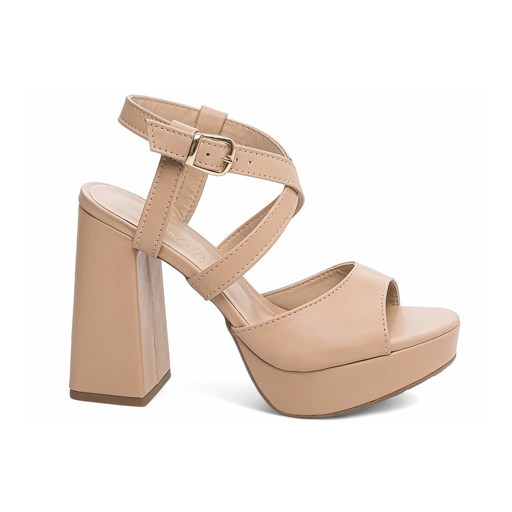 Sandália bege feminina com meia pata, salto bloco alto, palmilha macia e solado antiderrapante. Elegância e conforto para qualquer ocasião.