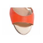 Sandália Que Rouba Olhares e Transforma Seu Look em um Verdadeiro Espetáculo - Imagem 6