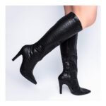 Bota Feminina Bico Fino Preta Croco Salto Alto 10cm com Zíper - Imagem 6