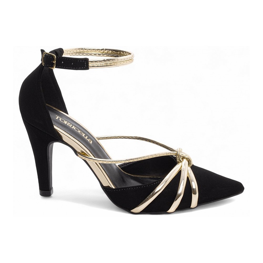 O salto fino de 9 cm, revestido em nobuck preto, alonga as pernas, melhora a postura e transmite aquela sensação de poder e feminilidade que só um scarpin sofisticado oferece Ideal para momentos em que você quer se sentir confiante e impecável.