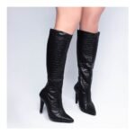 Bota Feminina Bico Fino Preta Croco Salto Alto 10cm com Zíper - Imagem 7