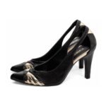 Scarpin Preto com Salto Fino 9cm e Detalhe Metalizado Ouro - Imagem 3